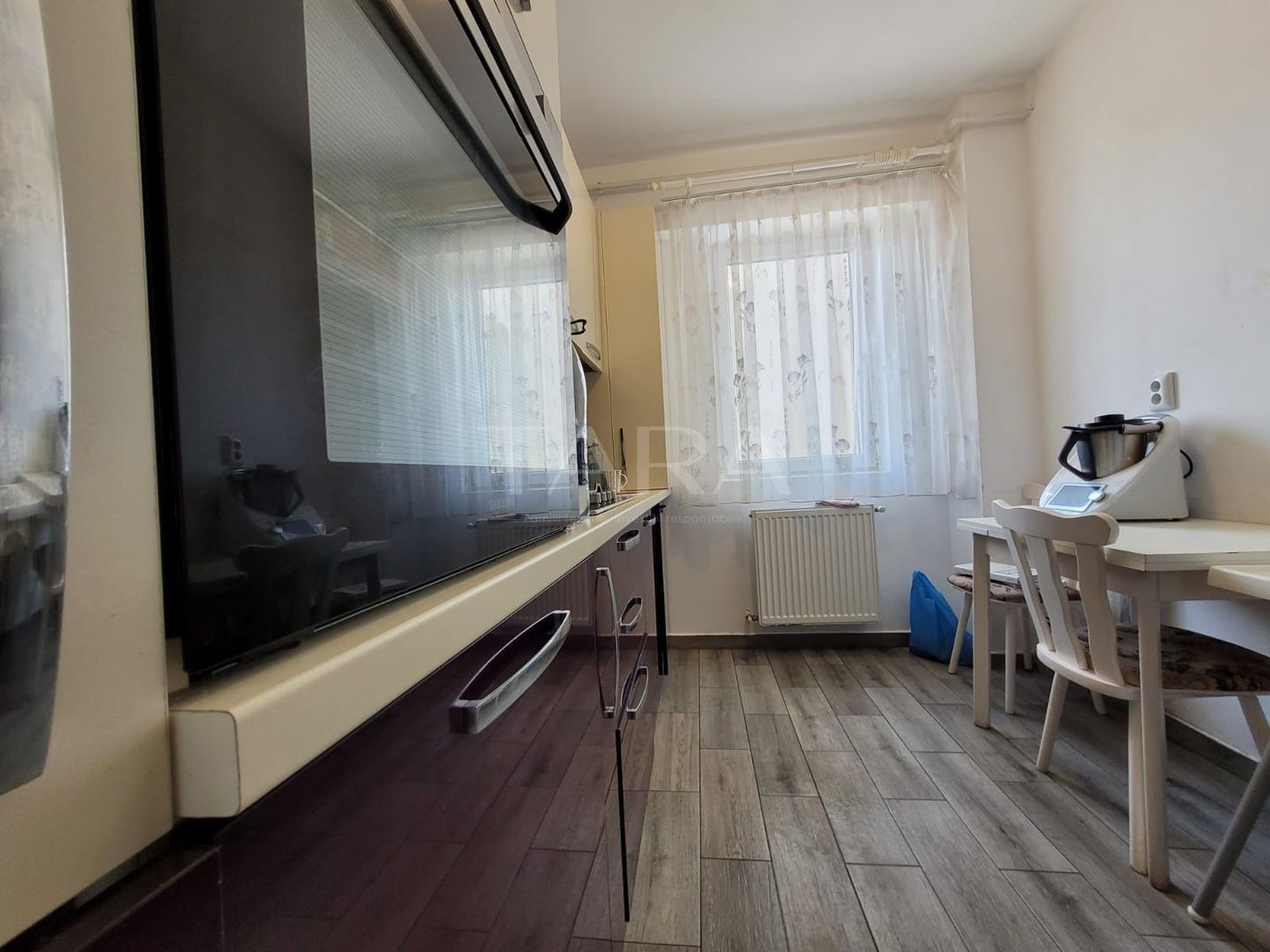 Apartament 3 camere, 58 mp + 2 balcoane, Iris - Poză 2