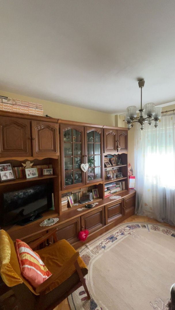 Apartament cu 4 camere de vanzare in Blaj - Poză 2