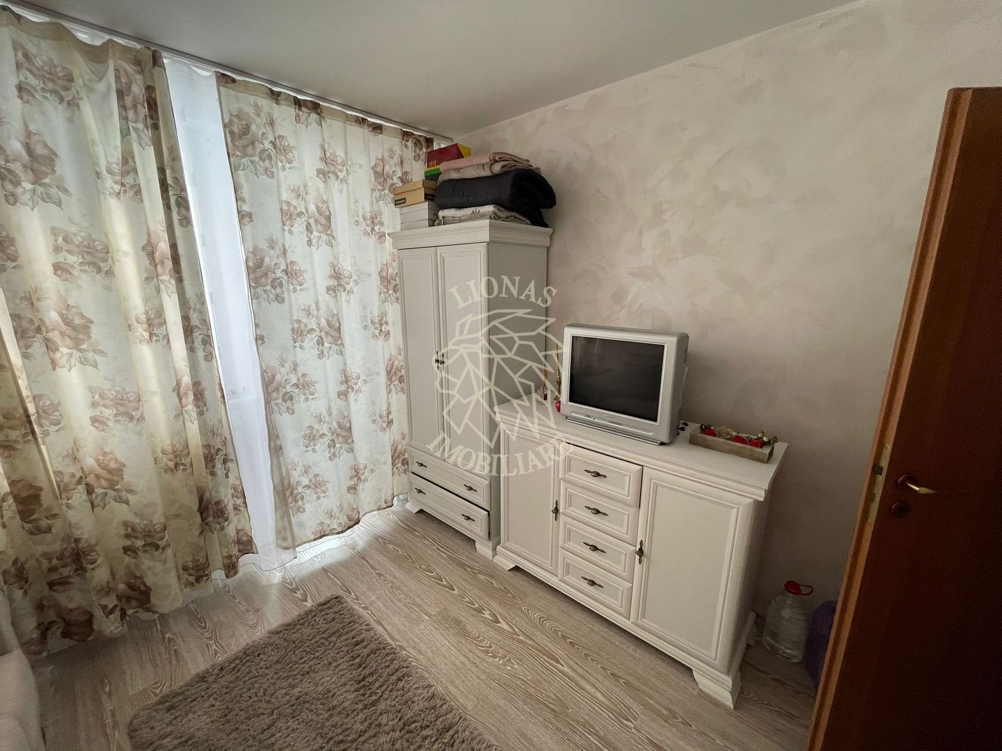 Apartament 3 camere 62 mp+2 balcoane-2 parcari-mobilat-Subcetate - Poză 4