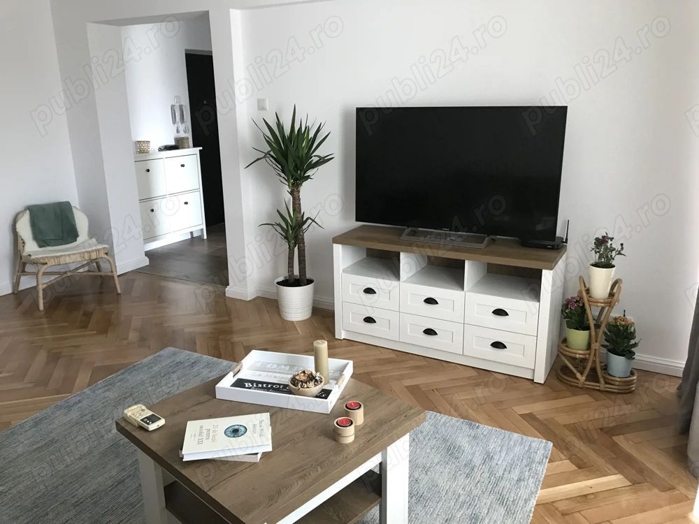 Apartament 2 camere, vedere panoramica spre Bulevardul Unirii - Poză 1