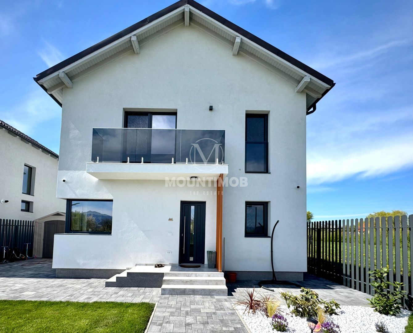 Casa moderna,4 camere, pompă de căldură si panouri fotovoltaice - Poză 3