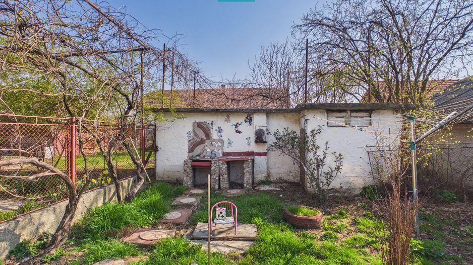 Casă cu 3 camere din văiugă în Macea - Poză 16