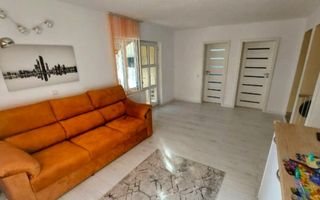 Casa individuală P+M, zonă liniștită, în Vatra veche a satului - Poză 4