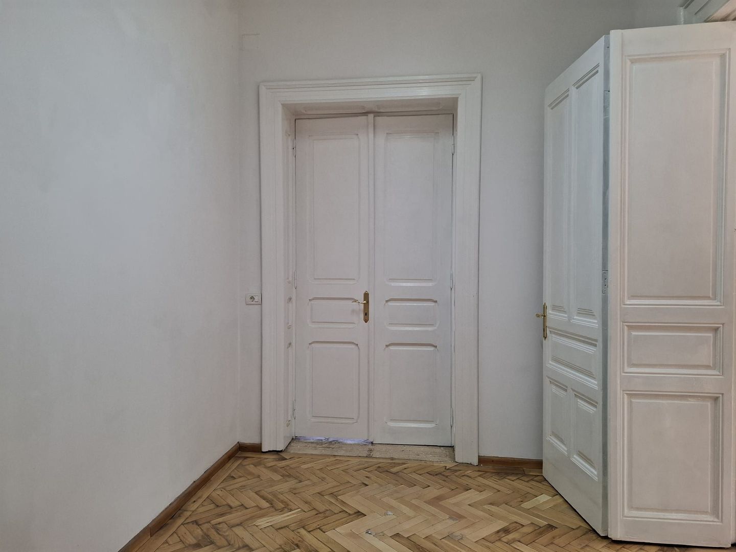 URGENT!, et. 1/P+2+M in vila arhitectonica, liber, NEGOCIABIL - Poză 8