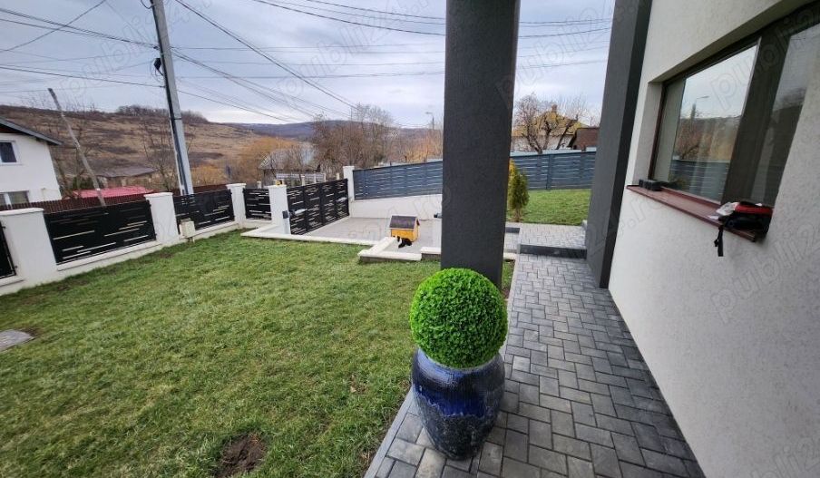 Vindem casă cu terasă lângă hanul Trei Sarmale - Poză 8