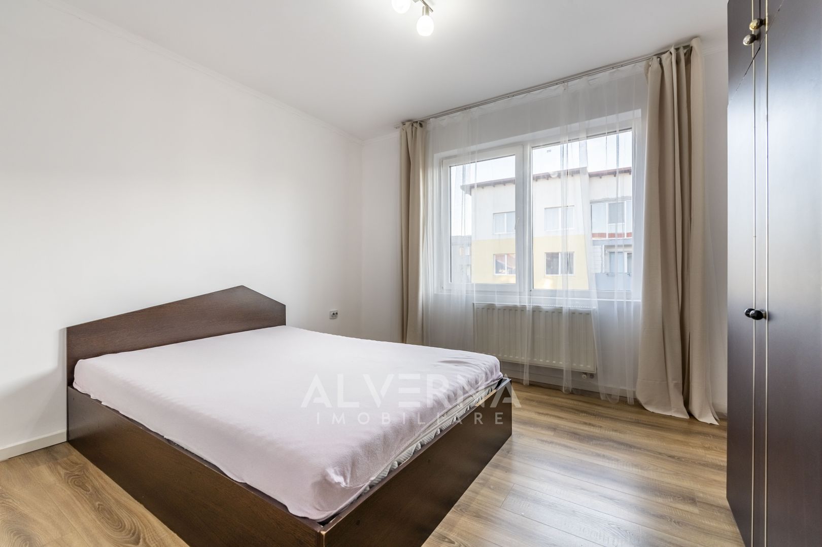 Inchiriere apartament 3 camera, 68mp + balcon, loc parcare, zona Terra - Poză 7