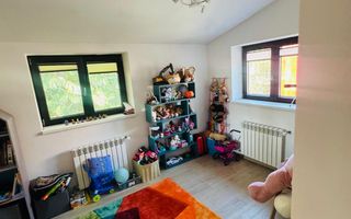 Vilă P+1+M renovată în 2022, cu grădină, în complex privat păzit - Poză 3
