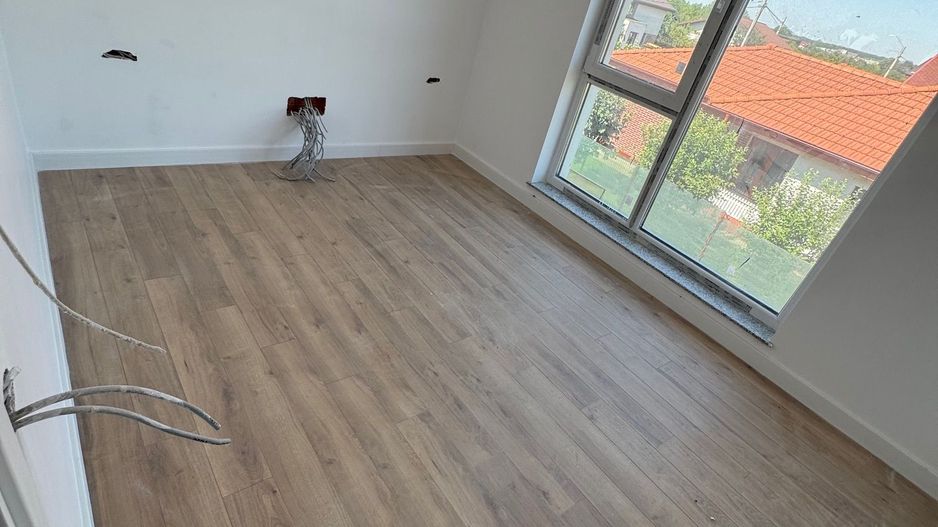 Vile Tunari, zona BUNA, Toate Utilitatile, curte 350m2 - Poză 10