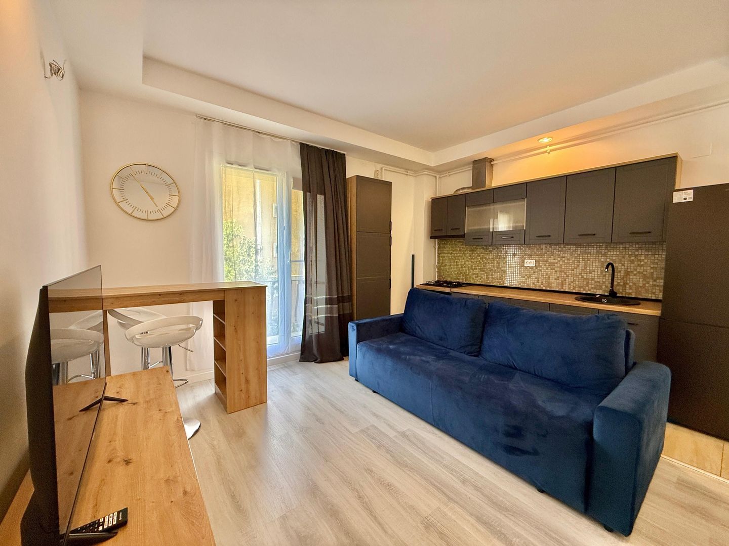 COSMOPOLIS - Apartament cu 2 camere tip studio, mobilat si utilat. - Poză 1