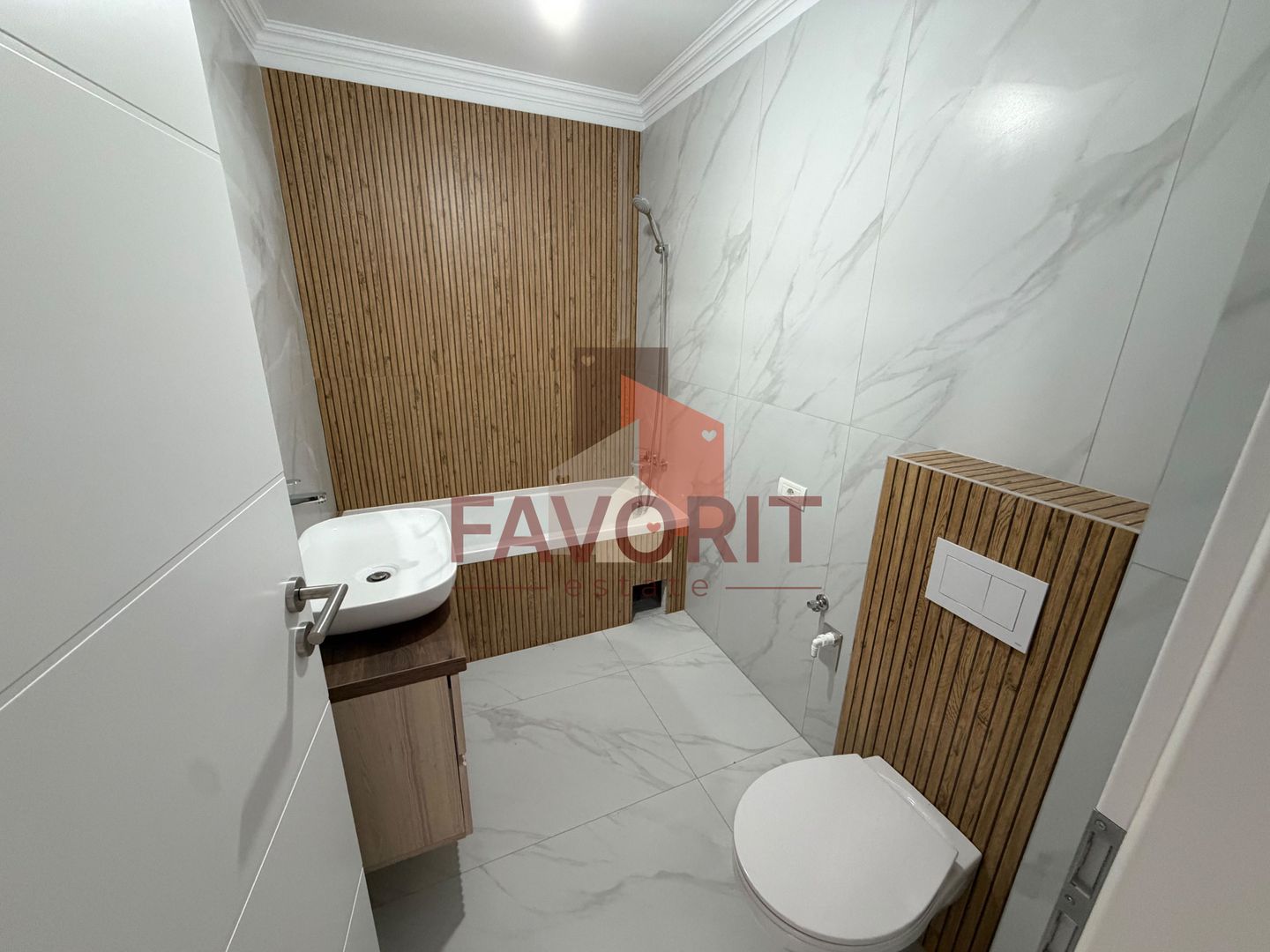 Disponibil imediat. Strada asfaltata. TVA 21% inclus in pret - Poză 6