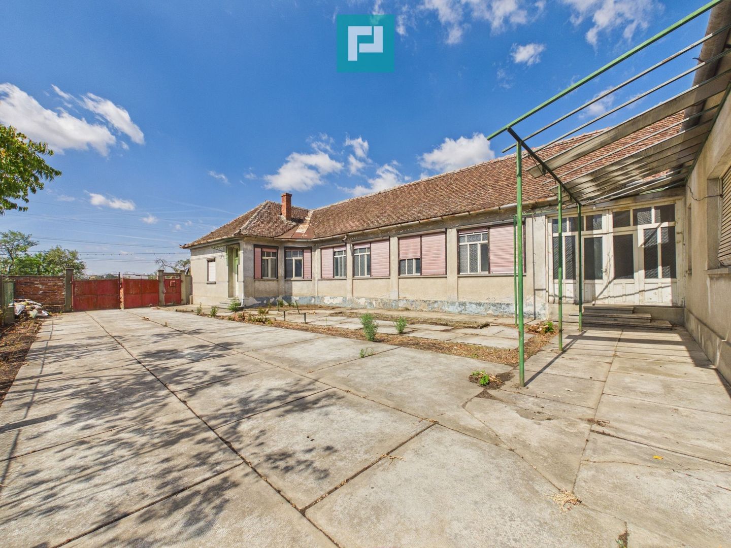 Casă cu potențial și teren 1.440 mp  - Sântana - Poză 16