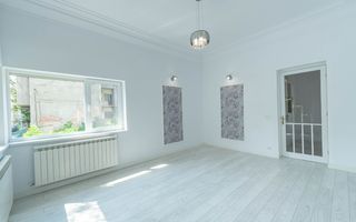 Apartament de inchiriat, 137 mp, central, curte proprie - Poză 1