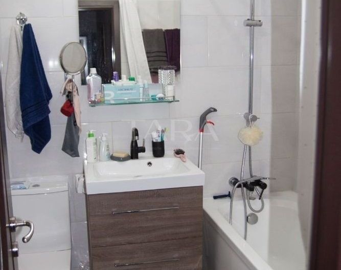 Apartament 3 camere, Petrom, mobilat, utilat, cu loc de parcare privat - Poză 7