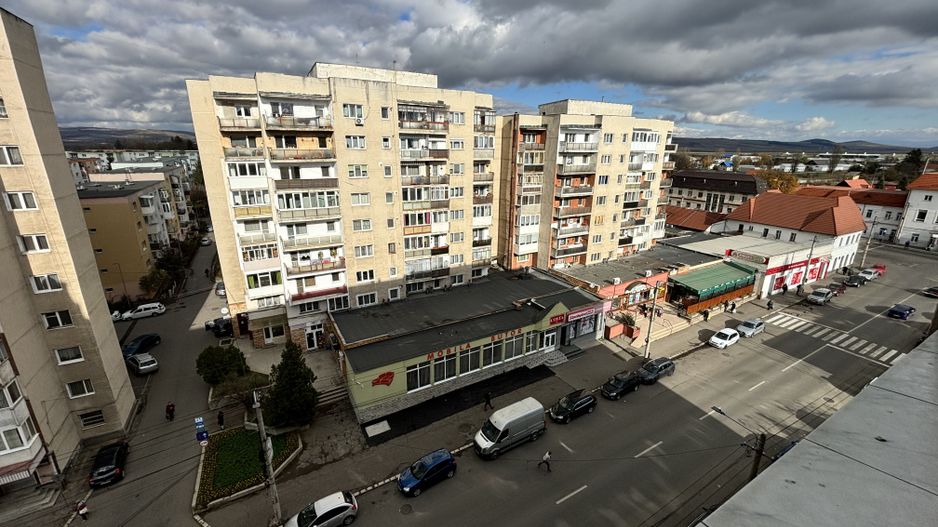 Apartament 3 camere decomandat 76 m² cu 2 băi - Poză 9
