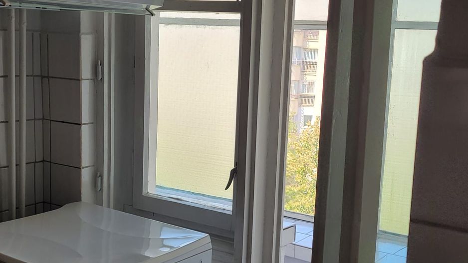 Apartament 2 camere, 2 balcoane, etaj 6, mobilat clasic, bulevardul Unirii - Poză 3