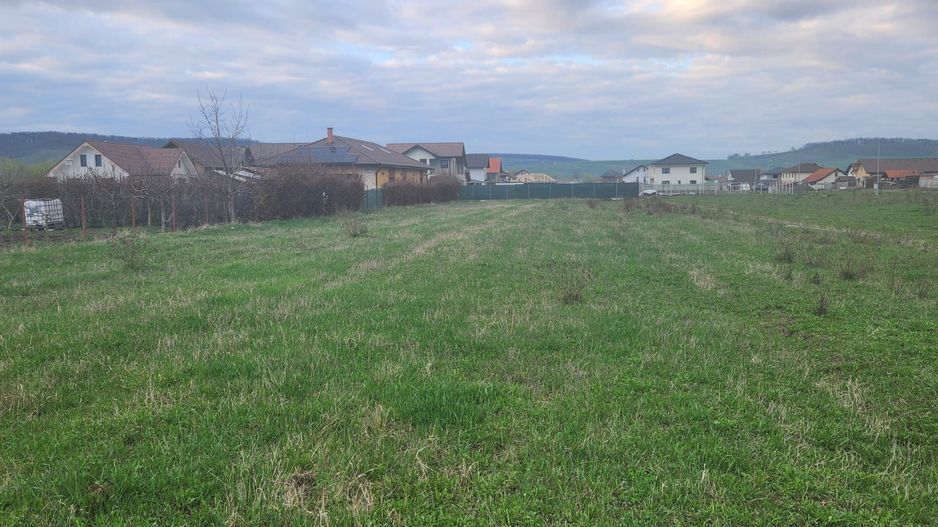Teren generos intravilan constructii - Cristian - Sibiu - Poză 1
