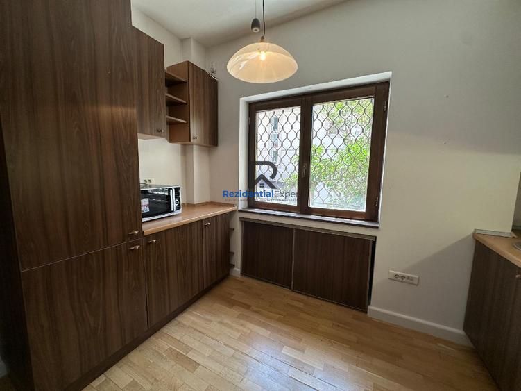 Apartament cu 3 camere de vânzare Primăverii - Poză 5