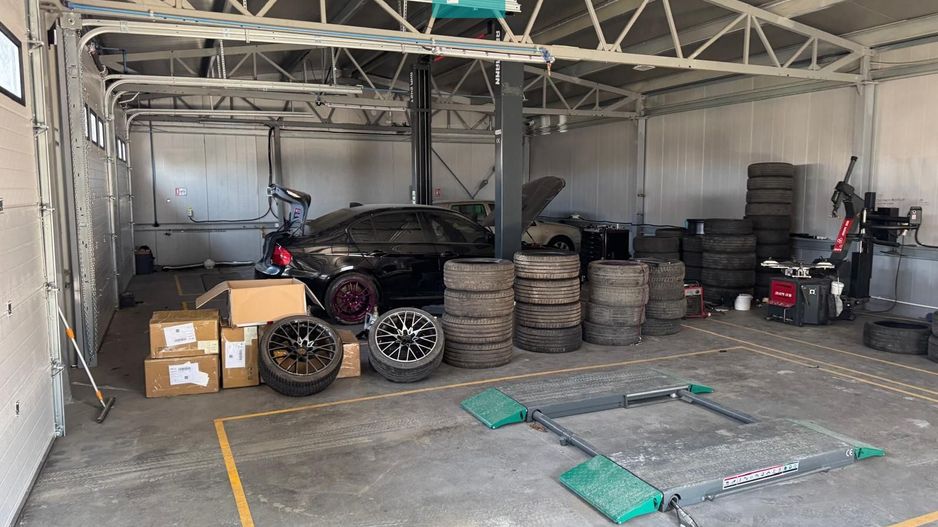 Spațiu industrial cu 6 camere de vânzare în Utvin - Poză 4