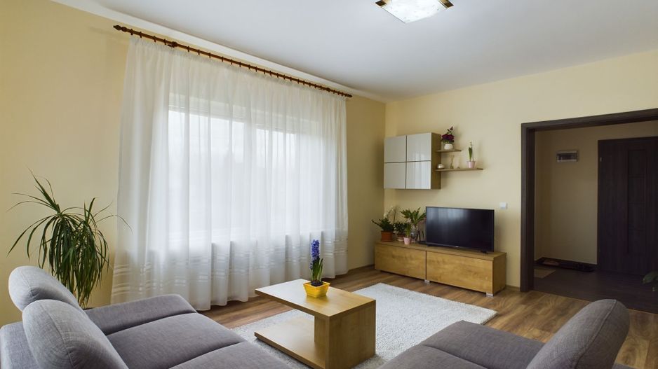 Casa ideală pentru familia ta,  în Ghiroda - Poză 1