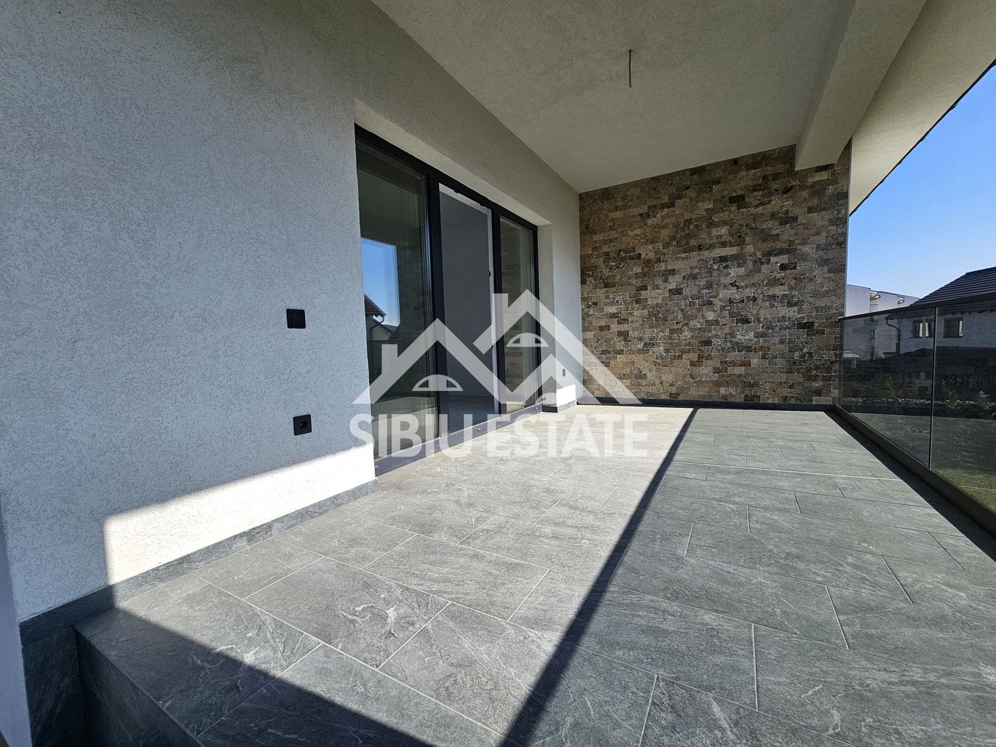 Casa Sibiu, intrare Selimbar, garaj, pivnita, curte mare - Poză 20