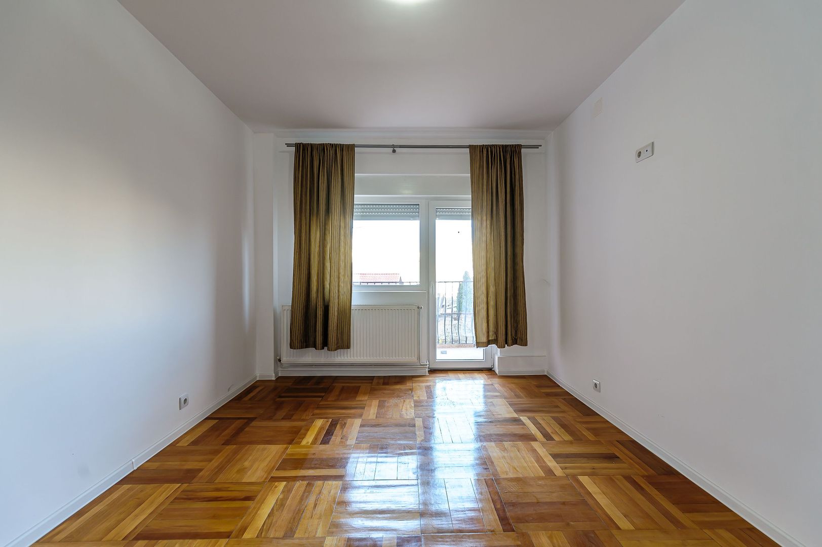 Apartament cu 3 camere în Vlaicu - Poză 6
