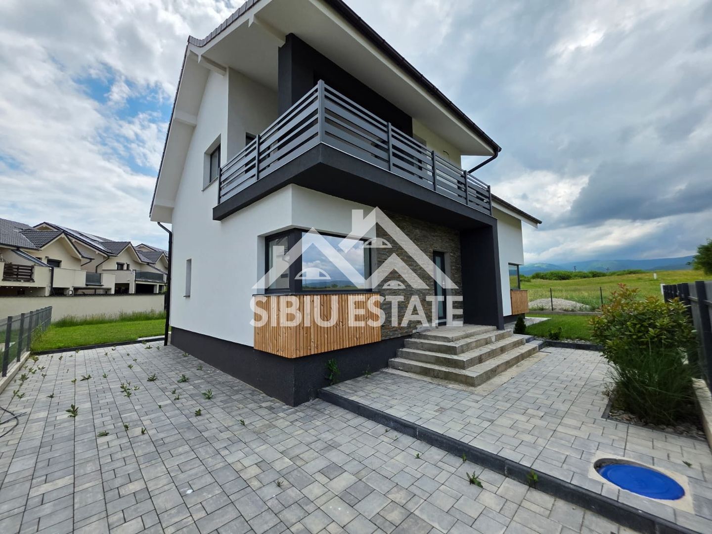 Casa individuala 5 camere, 3 bai, Cristian, Sibiu - Poză 1