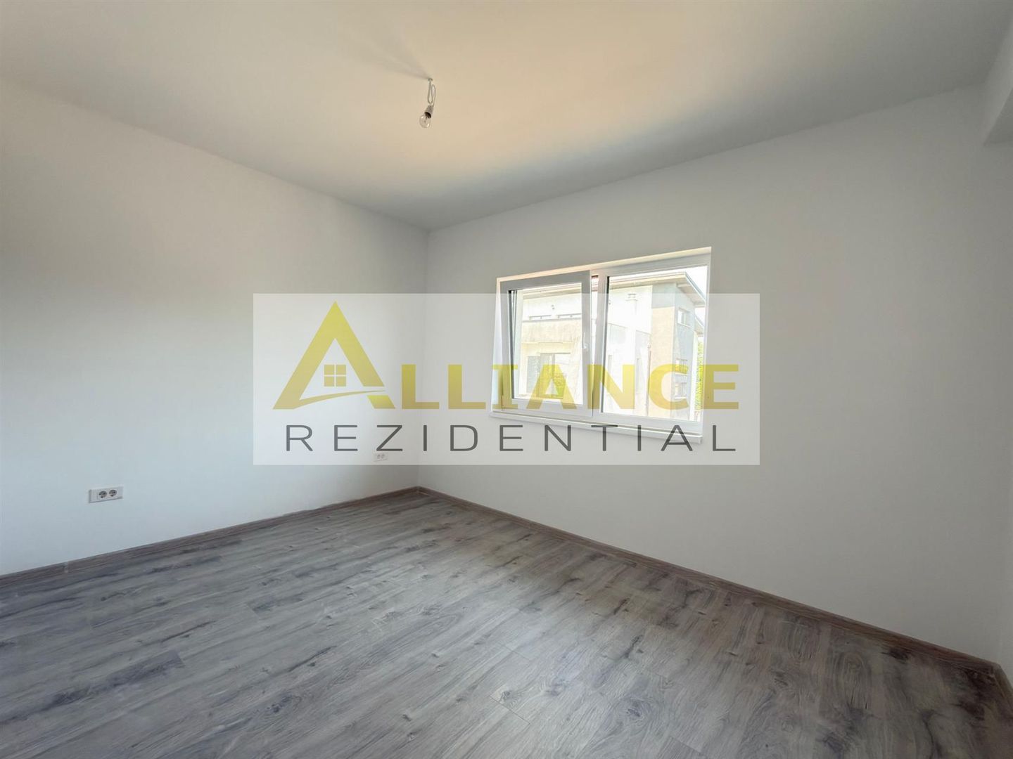 Casa individuala ~ P+1E+POD ~ 5 camere - 2 bai ~ 309 teren - Poză 7