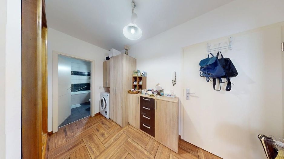 Apartament decomandat, 2 camere, balcon, boxa - Avangarden - Poză 12