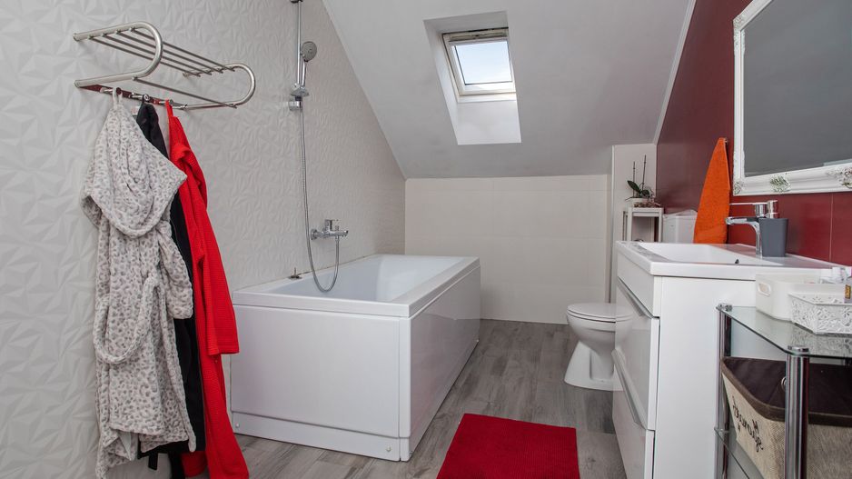 Vilă P+M, Clujului, 190 mp, teren 520 mp, singur în curte. 230 000 E - Poză 39