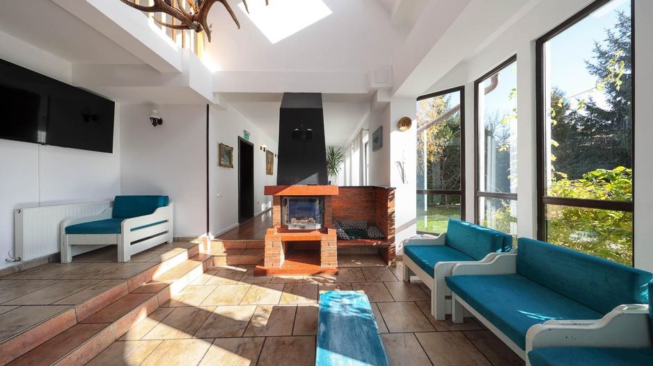 Vilă spațioasă de vânzare în Predeluț, Bran | 2000mp - Poză 5