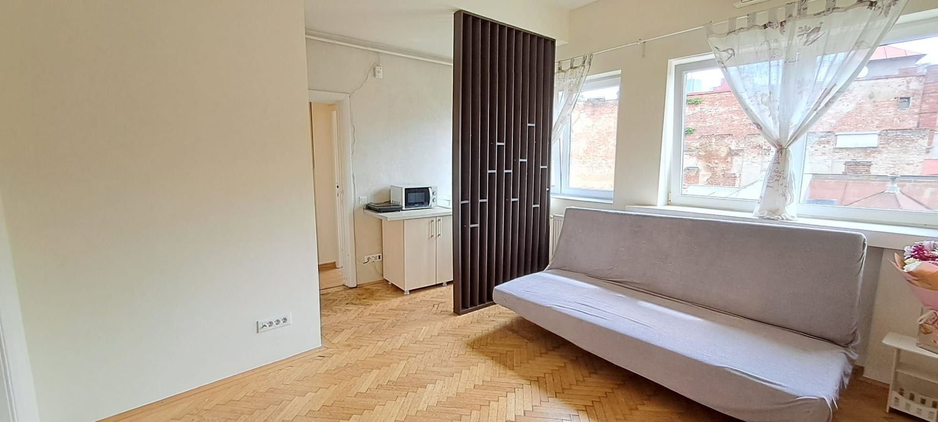 Universitate - Piata Rosetti, garsoniera, mobilata, utilata, centrala - Poză 2