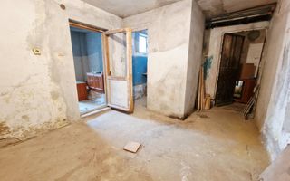 Boxa cu 2 camere in Cetate - Poză 1