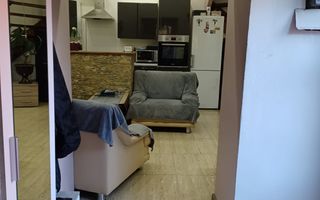 Casa insiruita de vanzare cu 4 camere in zona Centrala - Poză 2