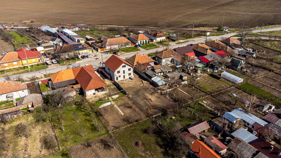 Casă nouă 6 camere semifinalizată în Sântana - Poză 11