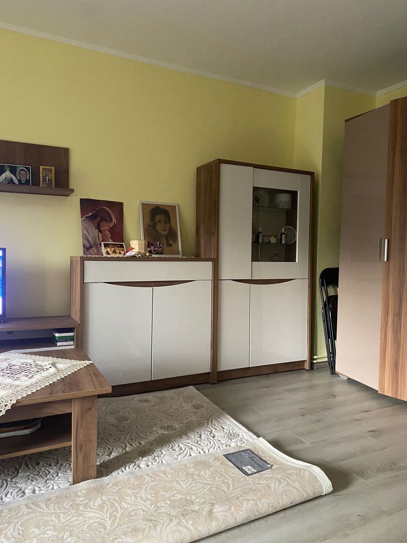 BRASADAS vinde ap 2 cam etaj 1/4 in Carpati 2. - Poză 1