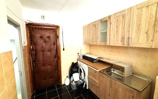 Camera -Garsoniera -24mp -Tractorul -etaj 2-Baie si bucatarie proprie - Poză 3