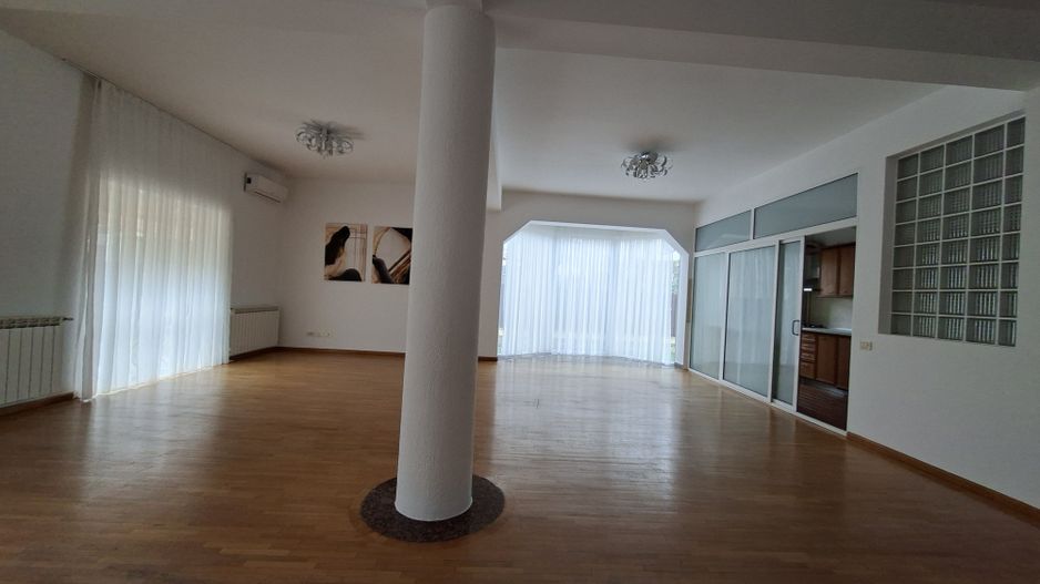 Vilă luminoasă I Gradina mare si loc de joacă privat I Iancu Nicolae - Poză 5