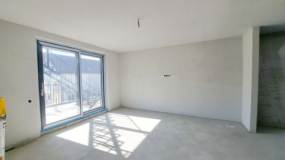 Penthouse 150 mp utili+ terase 200 mp+ 2 parcari subterane +curte 120 mp - Poză 6