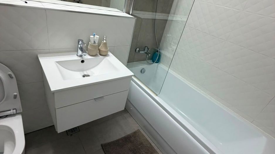 Apartament cu 2 camere, 55 mp, loc de parcare inclus - Poză 3