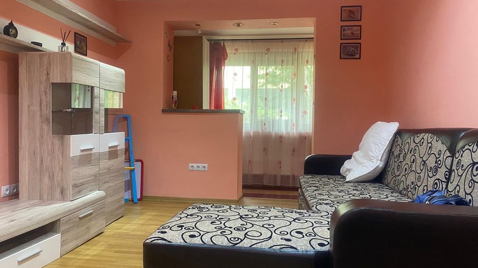 Pret redus!Inchiriere apartament cu 3 camere -micro 6-Targoviste - Poză 1