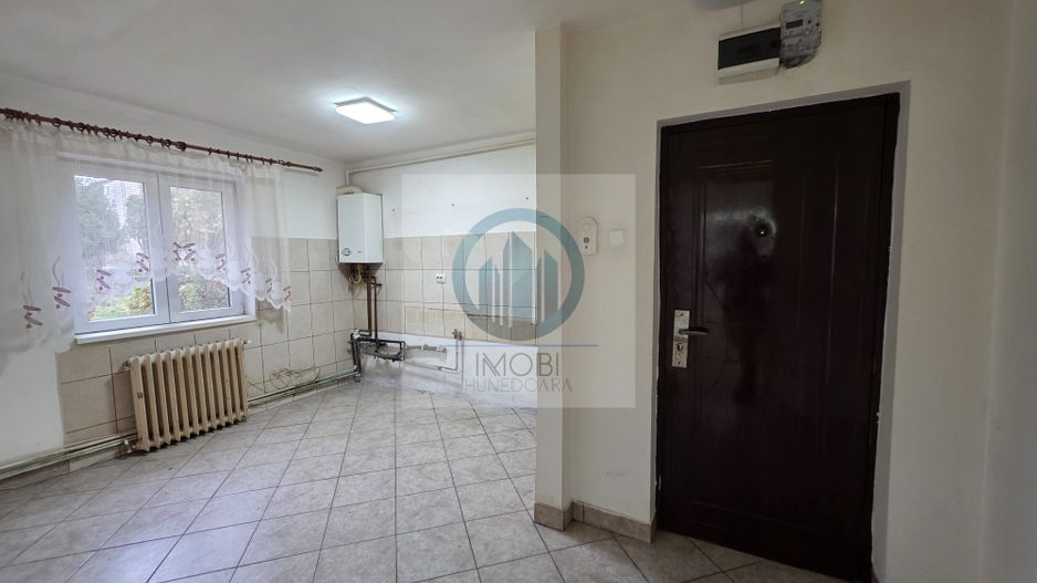 Apartament 2 camere de vanzare parter SU 51 Deva Al. Constructorilor - Poză 4