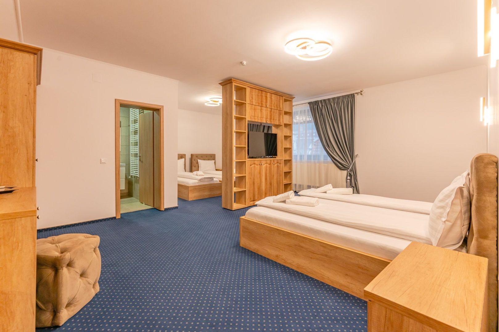 Pensiune Râșnov, 13 camere plus locuință proprietar, zonă Cetate - Poză 30