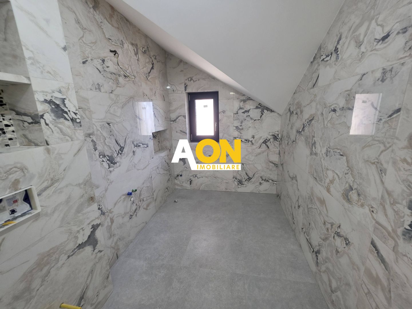 Casă nouă, impozantă,  6 camere, 1346 mp teren, Bărăbanț - Poză 27