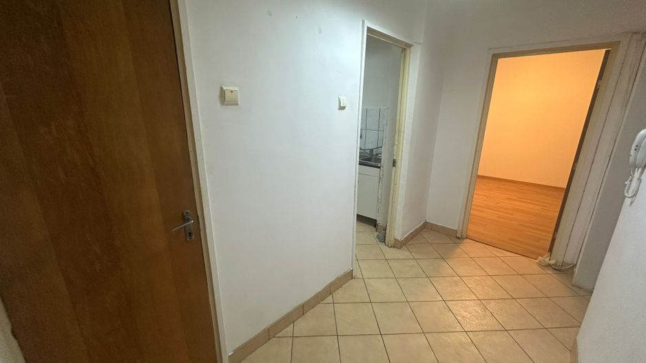 2 Camere Parter din 8 an 1982 Ideal Birou Firma Bloc Izolat Bucur Obor - Poză 7