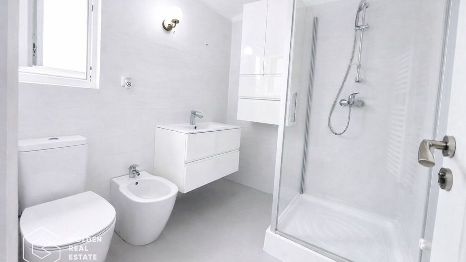 Casă zona Circumvalațiunii, aproape de City of Mara - Poză 9