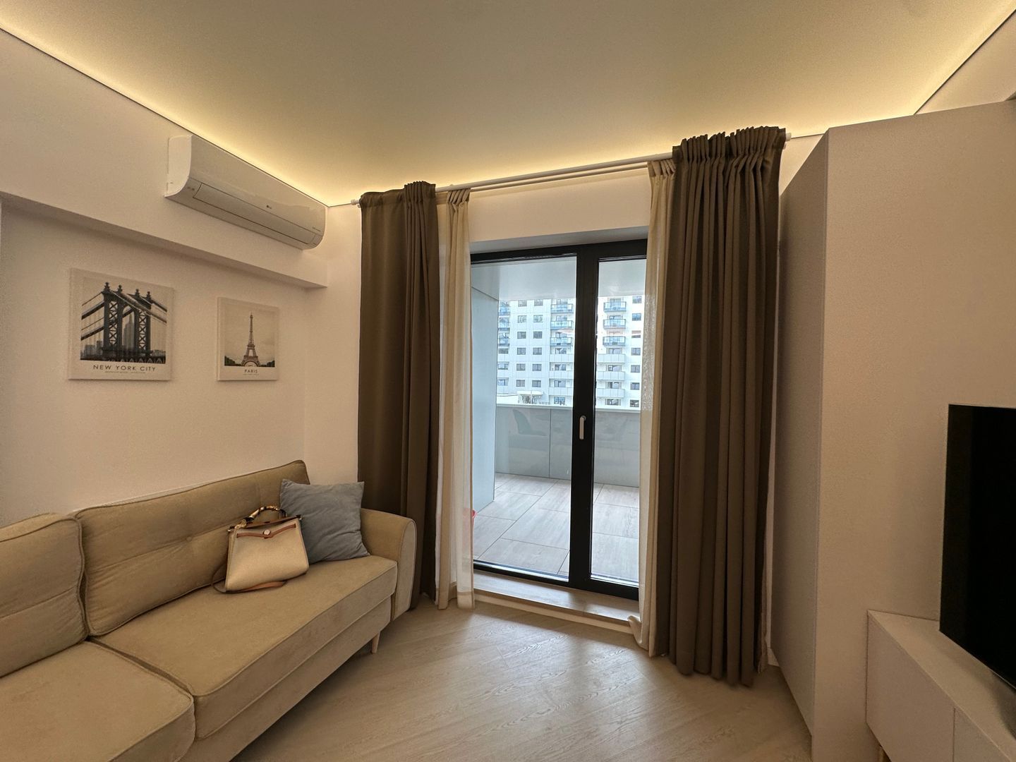 INCHIRIERE APARTAMENT 3 CAMERE - PARCARE INCLUSA - ZONA PIPERA - Poză 4