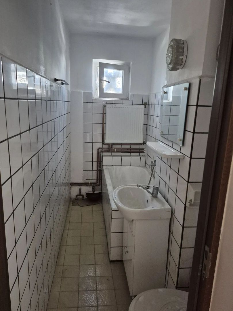 Apartament 3 camere | 55 mp | Centrală proprie | Piața Doina | - Poză 2