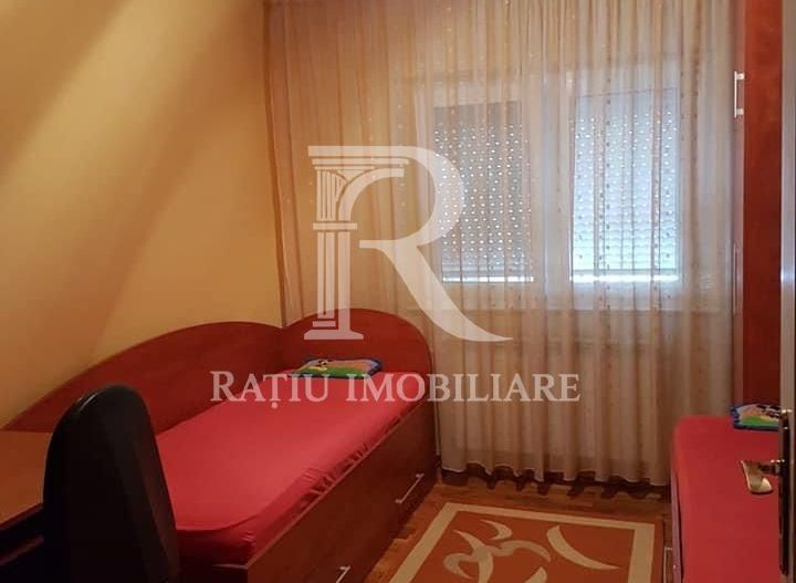 Apartament cu 3 camere | Etaj intermediar | Rogerius | Oradea - Poză 8