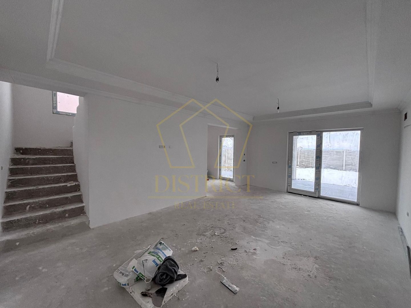 Duplex spatios cu 5 camere | Sacalaz - Poză 1