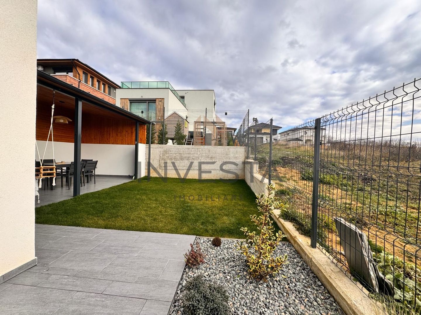 Duplex ultrafinisat panorama de vis cartier Voronet - Poză 18